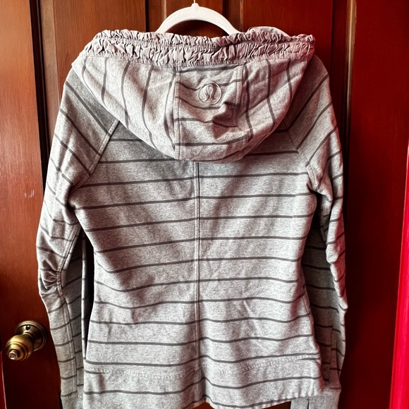 Lululemon Jacket in EUC - Picture 3 of 3